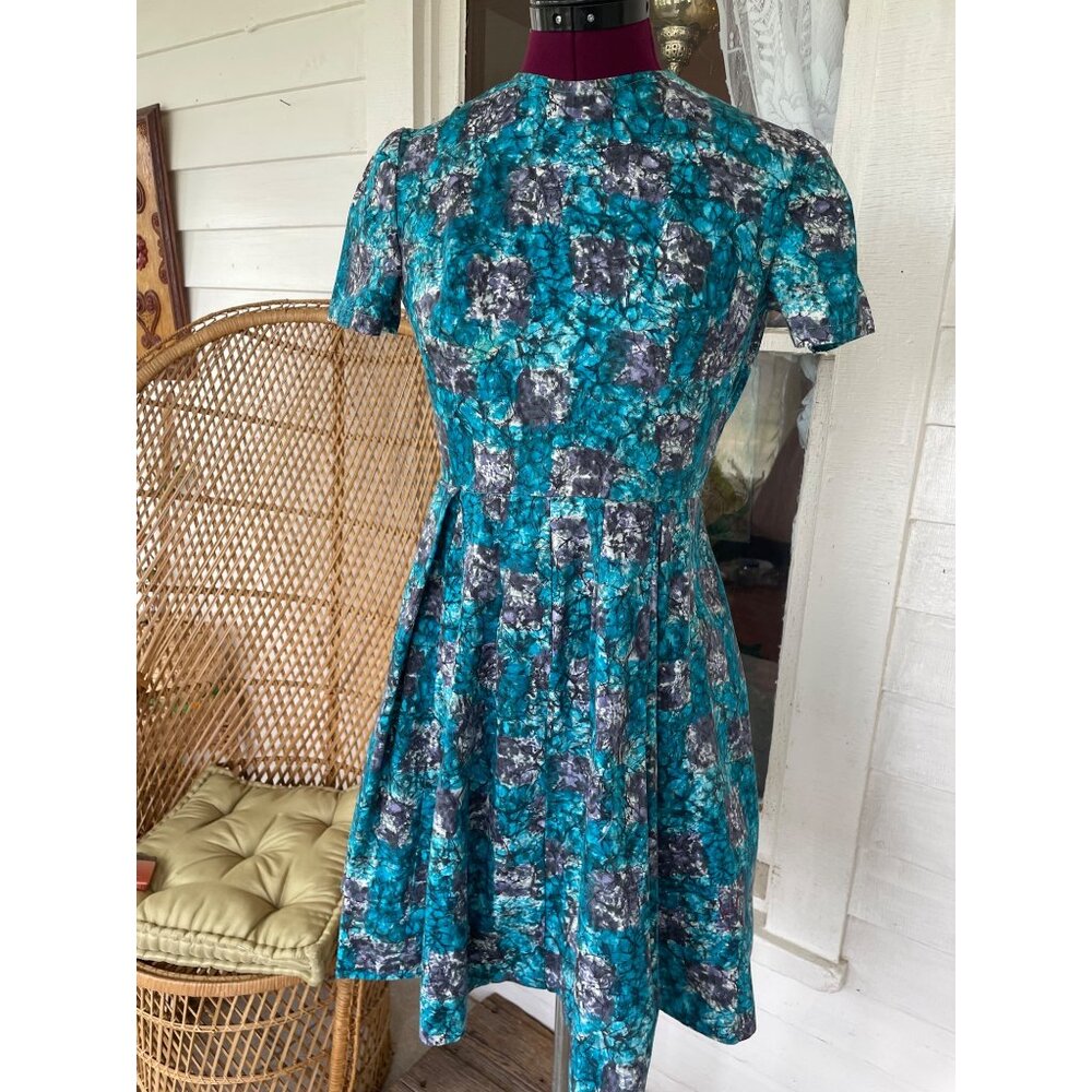 Vintage 1950s Polished Cotton Floral Pleated Shortsleeve Dress Small - Picture 9 of 16